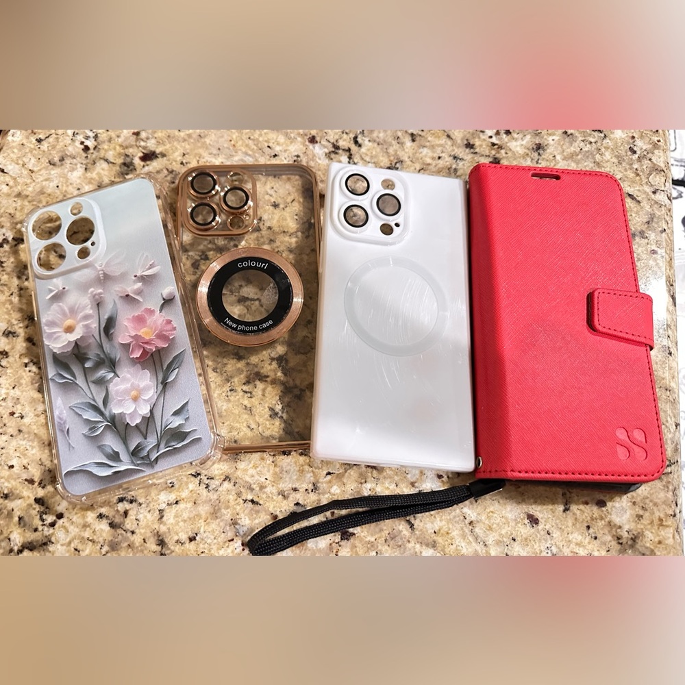 Red Leather Safesleeve iphone case for iPhone 14 Pro Max. Excellent Condition!